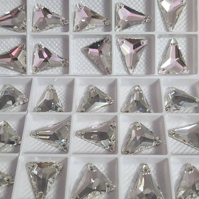 18*21мм рівнобедрений трикутник crystal Premium 1шт PR-2050 фото